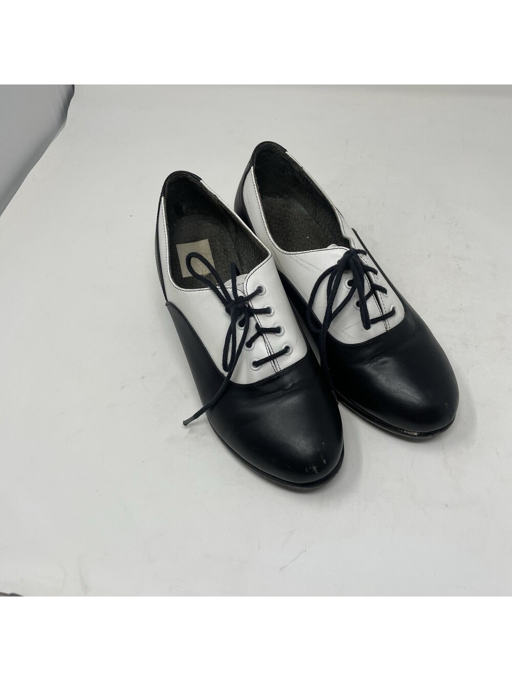 Capezio Size 6 CG07 Oxford Style Tap  Shoes Black And White